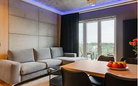 SKY Home- Wood Penthouse -Manufaktura, Parking, Klimatyzacja, Dostęp na Kod